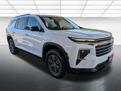Used 2024 Chevrolet Traverse LT