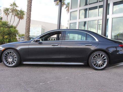 New 2025 Mercedes-Benz S 580 4MATIC Sedan image 3