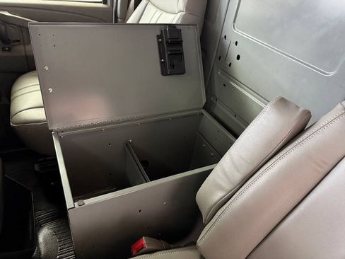 Used 2018 Chevrolet Express 3500 Extended w/ Driver Convenience Package RWD image 38