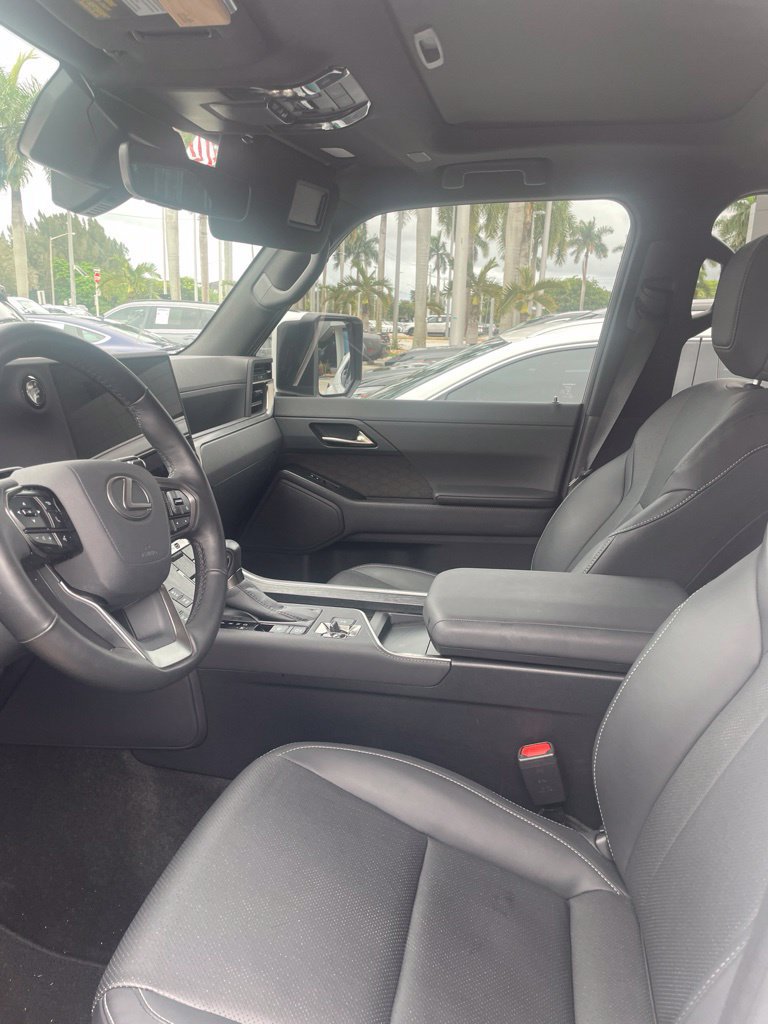 Used 2025 Lexus GX 550 w/ Accessory Package (Z1) AWD/4WD image 5