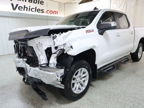 Used 2020 Chevrolet Silverado 1500 LT w/ All-Star Edition AWD/4WD image 2