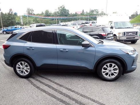 Certified 2023 Ford Escape Active AWD/4WD image 9