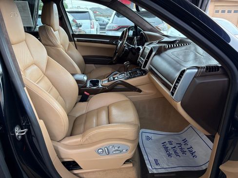Used 2016 Porsche Cayenne GTS image 41