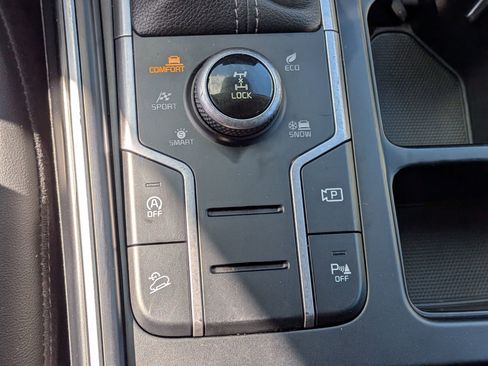 Used 2023 Kia Sorento S image 23