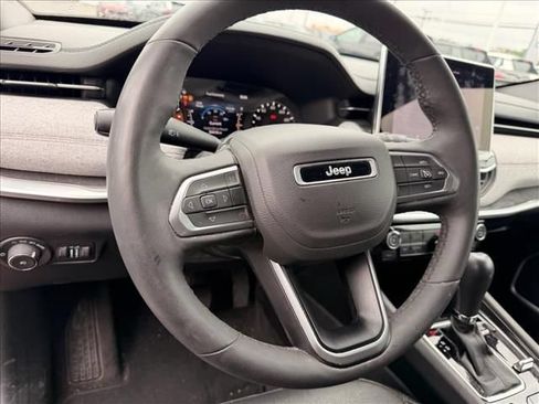 Used 2023 Jeep Compass Latitude AWD/4WD image 21