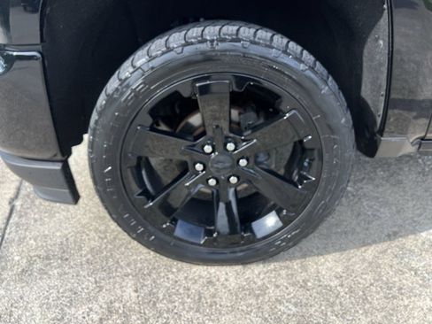 Used 2018 Chevrolet Silverado 1500 LT w/ All Star Edition AWD/4WD image 33