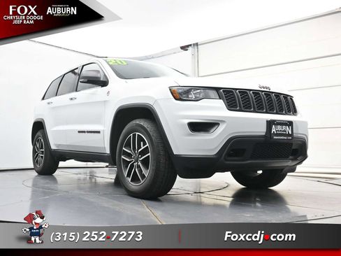 Used 2020 Jeep Grand Cherokee Trailhawk AWD/4WD image 20