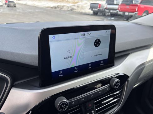 Used 2022 Ford Escape SE w/ SE Sport Appearance Package image 21