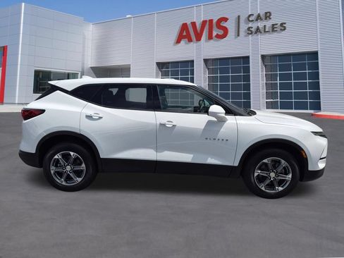 Used 2025 Chevrolet Blazer LT FWD image 5