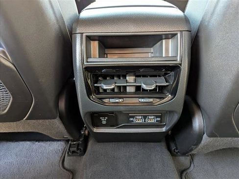 Used 2023 Jeep Grand Cherokee Altitude image 16