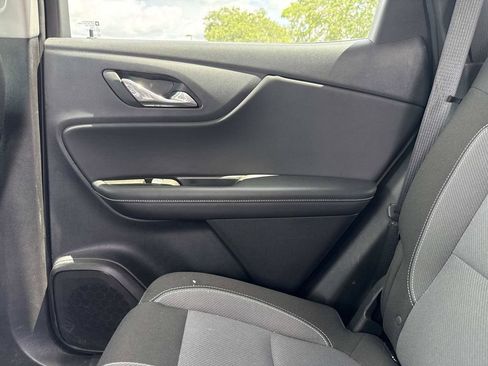 Used 2025 Chevrolet Blazer LT FWD image 16
