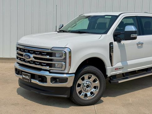 New 2026 Ford F250 Lariat w/ Chrome Package AWD/4WD image 2