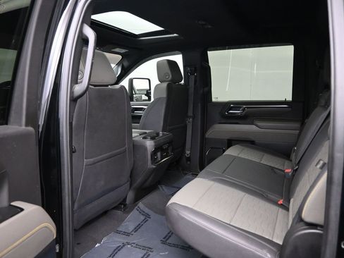 Used 2024 Chevrolet Silverado 2500 ZR2 w/ Technology Package AWD/4WD image 28