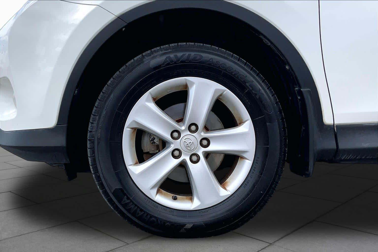 Used 2013 Toyota RAV4 XLE FWD image 11
