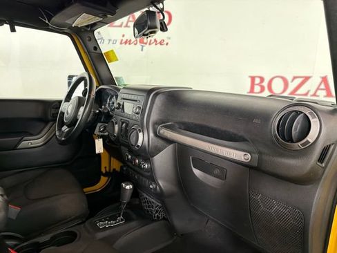 Used 2015 Jeep Wrangler Unlimited Sport w/ Quick Order Package 24S AWD/4WD image 17