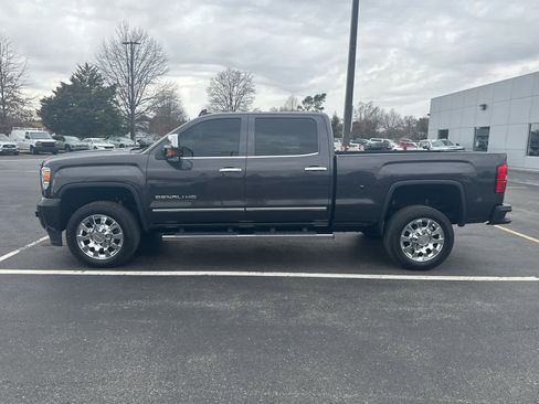 Used 2016 GMC Sierra 2500 Denali image 2