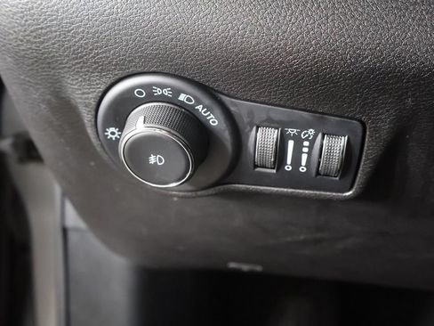 Used 2023 Jeep Compass Latitude AWD/4WD image 33