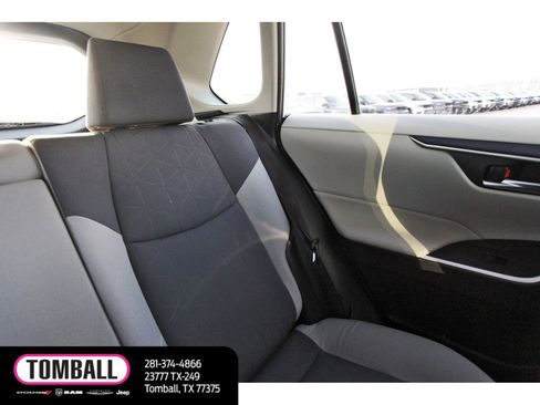 Used 2019 Toyota RAV4 XLE image 12