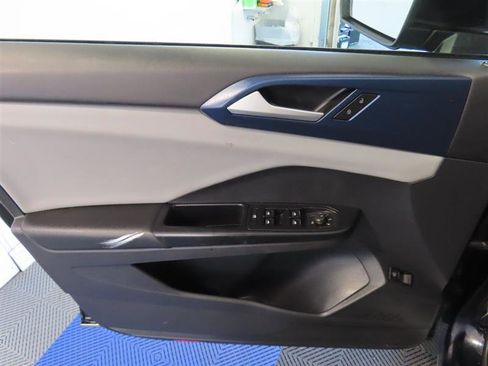 Used 2022 Volkswagen Taos SE AWD/4WD image 15