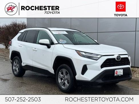 Certified 2025 Toyota RAV4 XLE AWD/4WD image 1