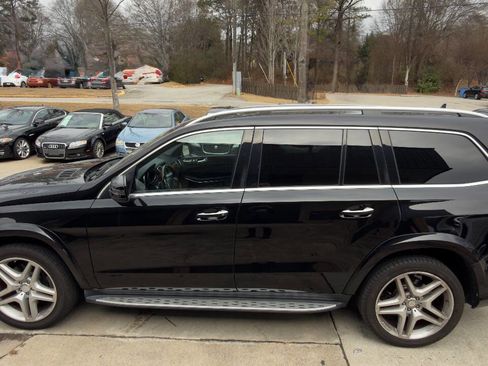 Used 2014 Mercedes-Benz GL 550 4MATIC image 17