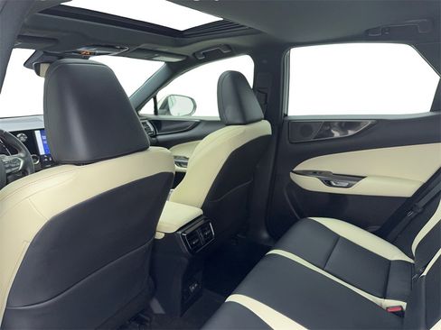 Used 2024 Lexus NX 250 250 NAV,CAM,SUNROOF,HTD STS,BL image 37