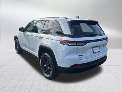New 2025 Jeep Grand Cherokee Altitude image 7