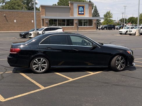 Used 2015 Mercedes-Benz E 350 4MATIC Sedan image 4