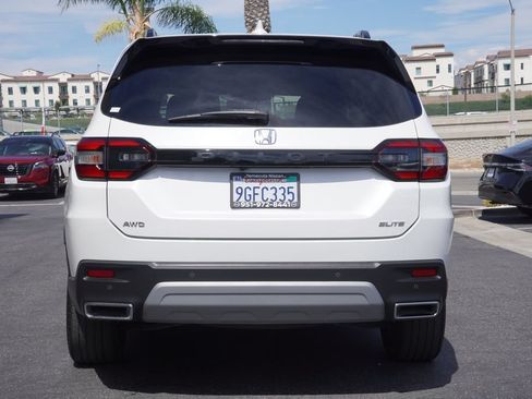 Used 2023 Honda Pilot Elite image 5