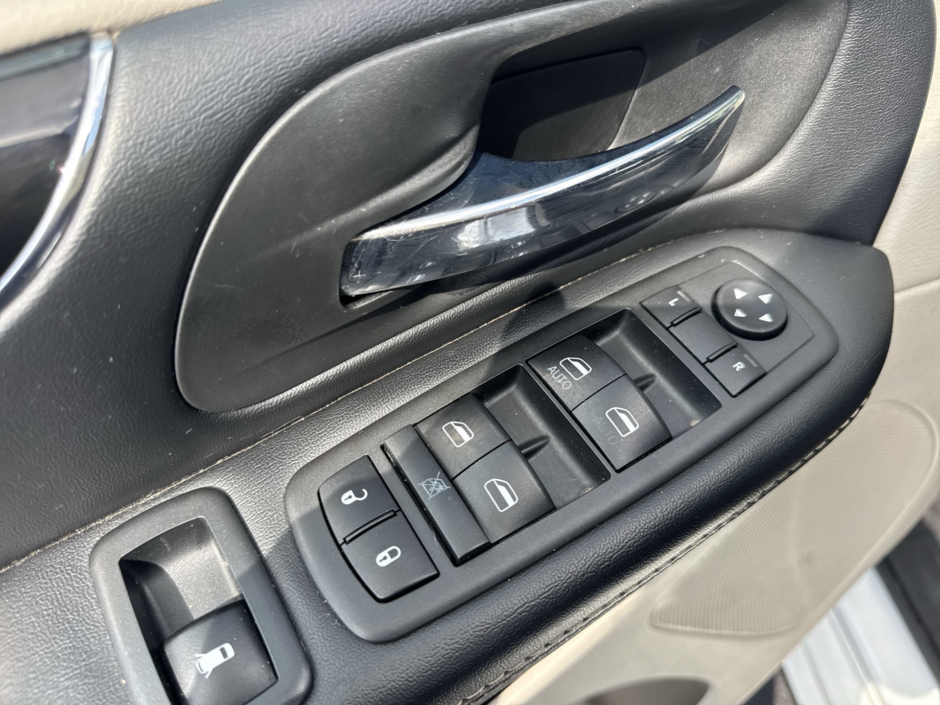 Used 2019 Dodge Grand Caravan SXT FWD image 13