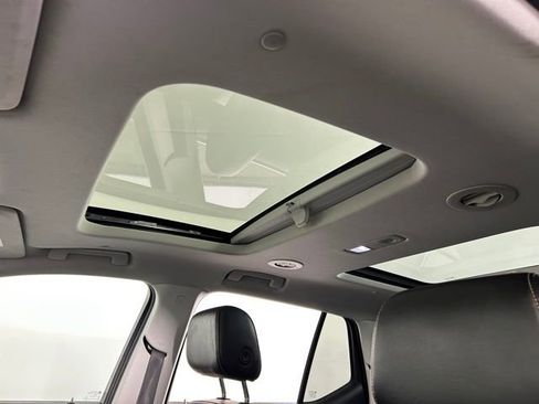 Used 2018 Chevrolet Traverse LT image 29