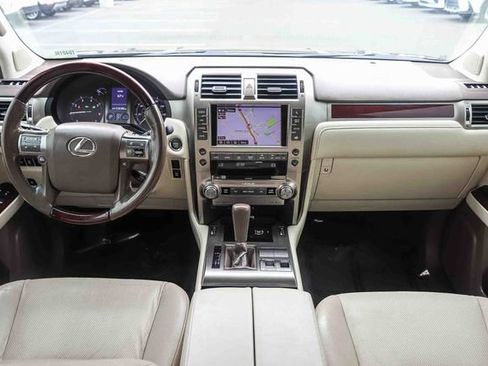 Used 2018 Lexus GX 460 Premium w/ Premium Package AWD/4WD image 14