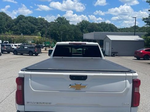 Used 2024 Chevrolet Silverado 3500 LTZ w/ LTZ Convenience Package AWD/4WD image 4