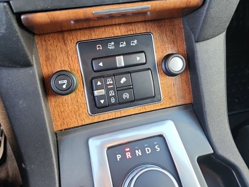 Used 2015 Land Rover LR4 image 29