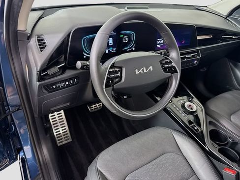 Used 2023 Kia Niro SX Touring FWD image 19