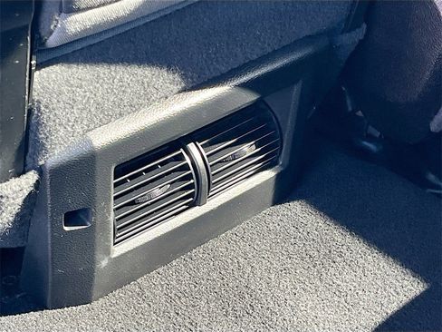 Used 2021 RAM 1500 Classic SLT image 24