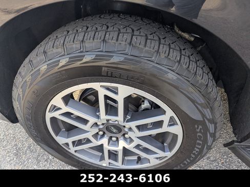 Used 2025 Ford Expedition Max Active AWD/4WD image 10