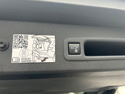 Used 2024 Toyota Sienna XLE image 18