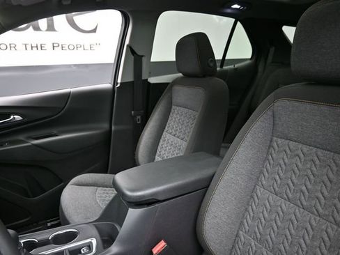 Used 2024 Chevrolet Equinox LT AWD/4WD image 16