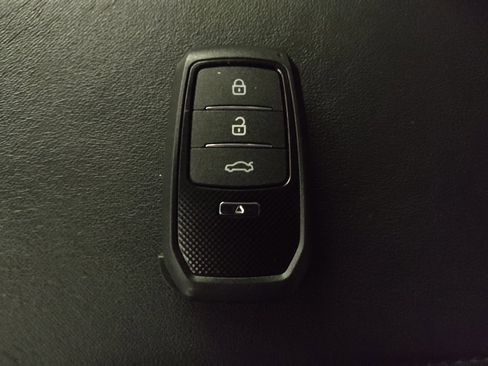 Used 2016 Toyota Prius Four Touring w/ Premium Convenience Package image 32