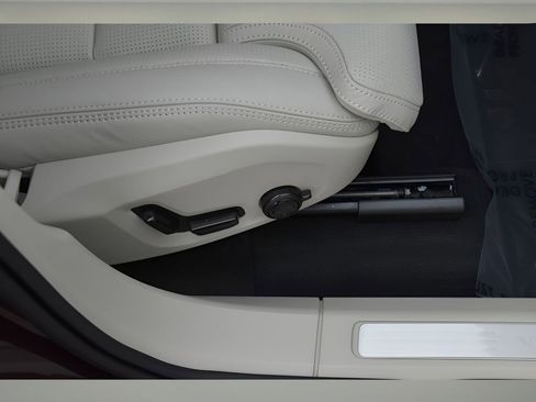 New 2026 Volvo XC60 T8 Ultra w/ Protection Package Premier image 28