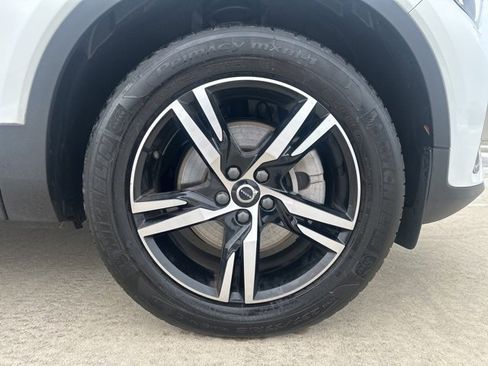 Certified 2024 Volvo XC40 B5 Core image 11