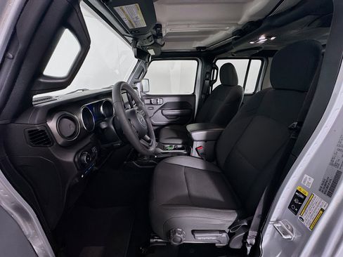 Used 2023 Jeep Wrangler Unlimited w/ 8.4" Radio Group image 13