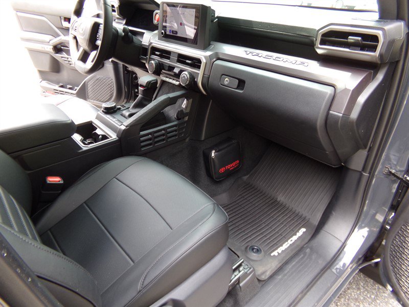 Used 2026 Toyota Tacoma TRD Off-Road AWD/4WD image 24