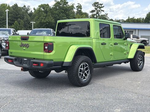 Used 2025 Jeep Gladiator Rubicon w/ Convenience Group AWD/4WD image 12