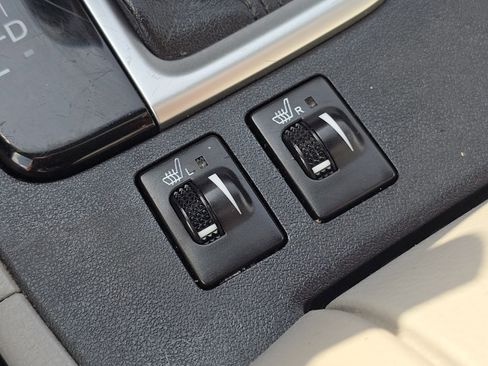 Used 2016 Toyota Highlander XLE image 8