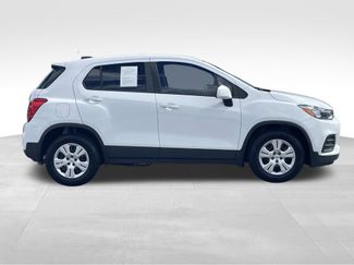 Used 2017 Chevrolet Trax LS FWD video 2