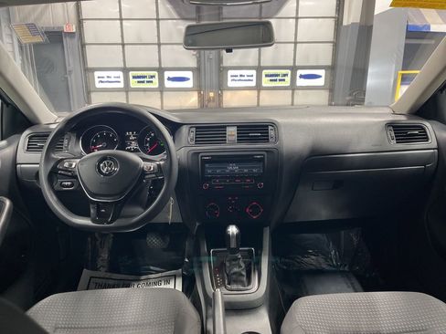 Used 2015 Volkswagen Jetta S image 28