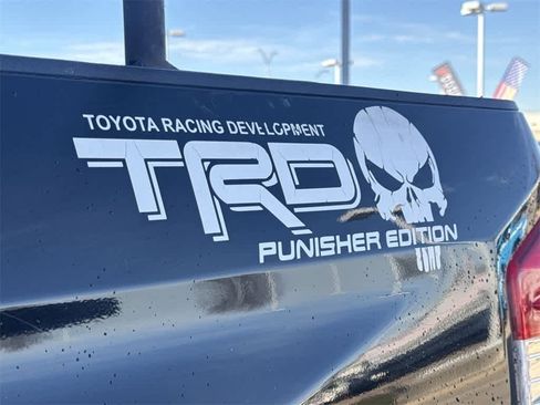 Used 2020 Toyota Tundra 4x4 CrewMax image 12