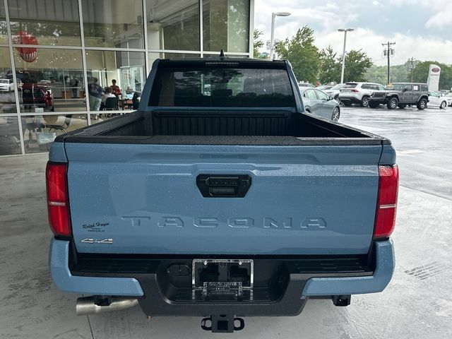 Used 2026 Toyota Tacoma SR5 AWD/4WD image 4